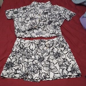 Kathy Ireland Plus Size Floral Black and White Two-Piece Set Size 1X